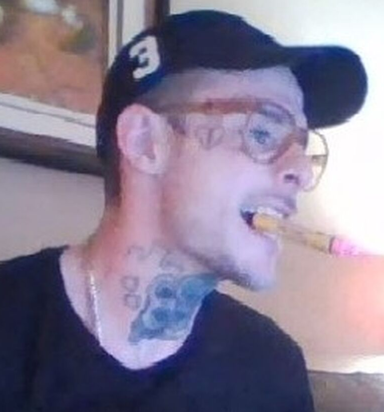 TPSOperations's tweet photo. THREAT INVESTIGATION:
- Police want to identify this man after online threats were made to an unidentified Toronto school. If you recognize him, please contact police. Read our news release  https://t.co/Urx4E9g16Z
^lb https://t.co/gqAxTHWEBw