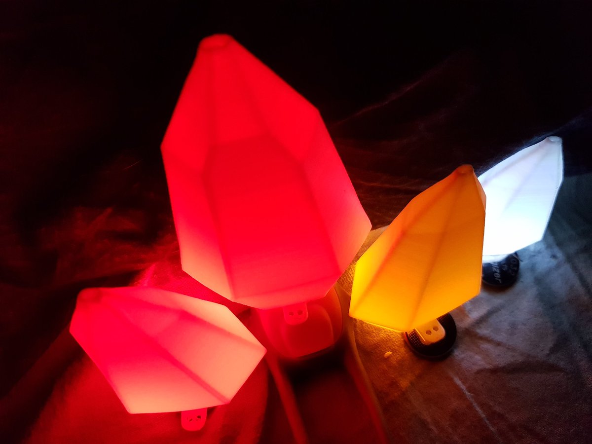 AsaMariaHedberg's tweet photo. Testar stegospikes!
#TPE #wearables #interactive_art https://t.co/vZiq2ZvBvd