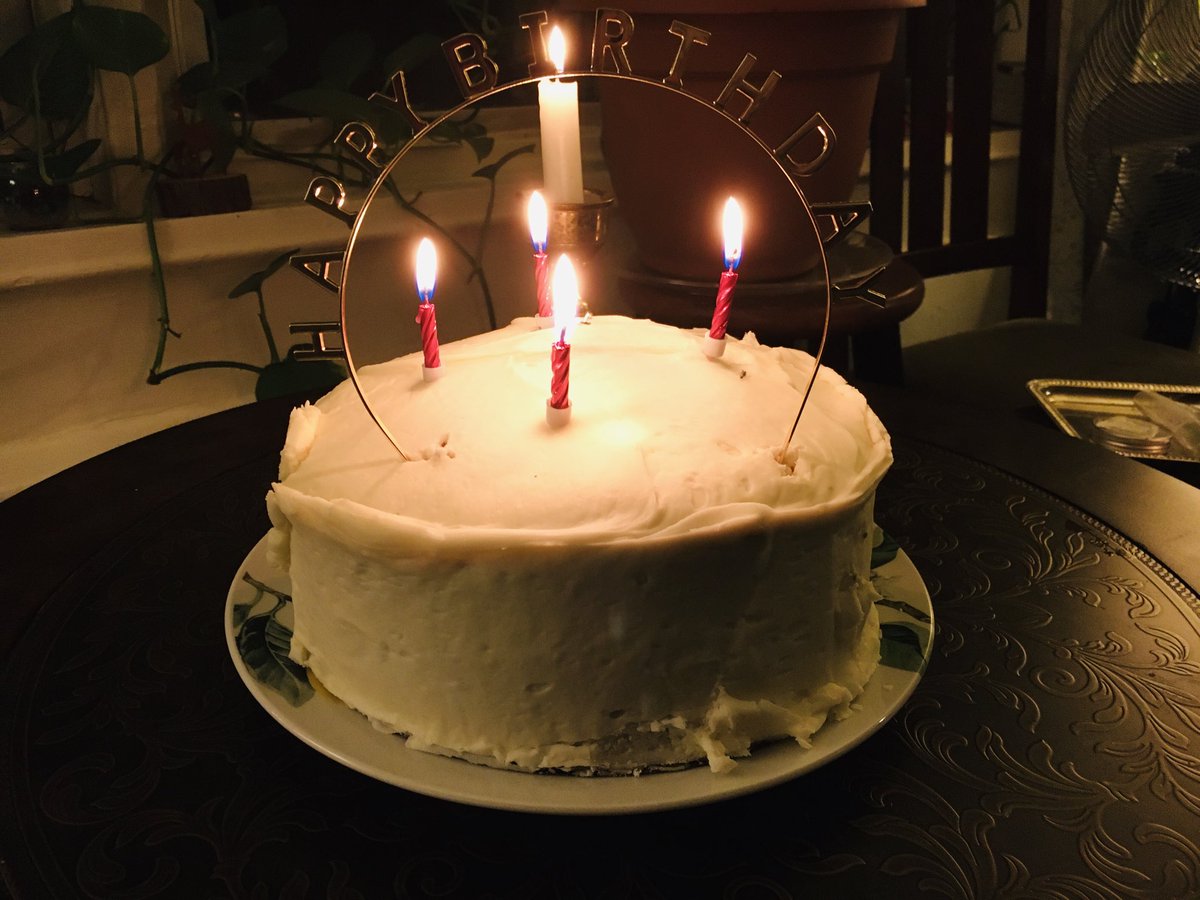 BinaNepram's tweet photo. Four red tiny candles,a freshly baked carrot cake with generous icing & surrounded by the love of parents,family, friends,colleagues,community,well-wishers & loved ones near & far,my day today #October19 #AGratefulHeart #PrayerToUniverse #LightInThisWorld #YearofHopeHealing🌿🌺 https://t.co/dRS7dOgi87