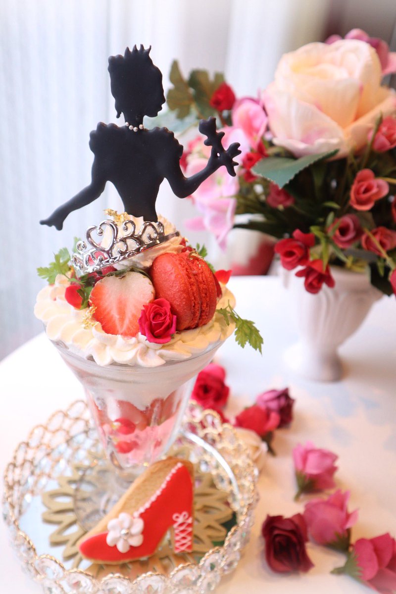 【RAMஐ*゜様】フェイクスイーツ◆水色ムース♡薔薇飾りプリンセスシャルロット◆ おはようございます☀️ 新商品 いちごのシャルロット ふわわわ