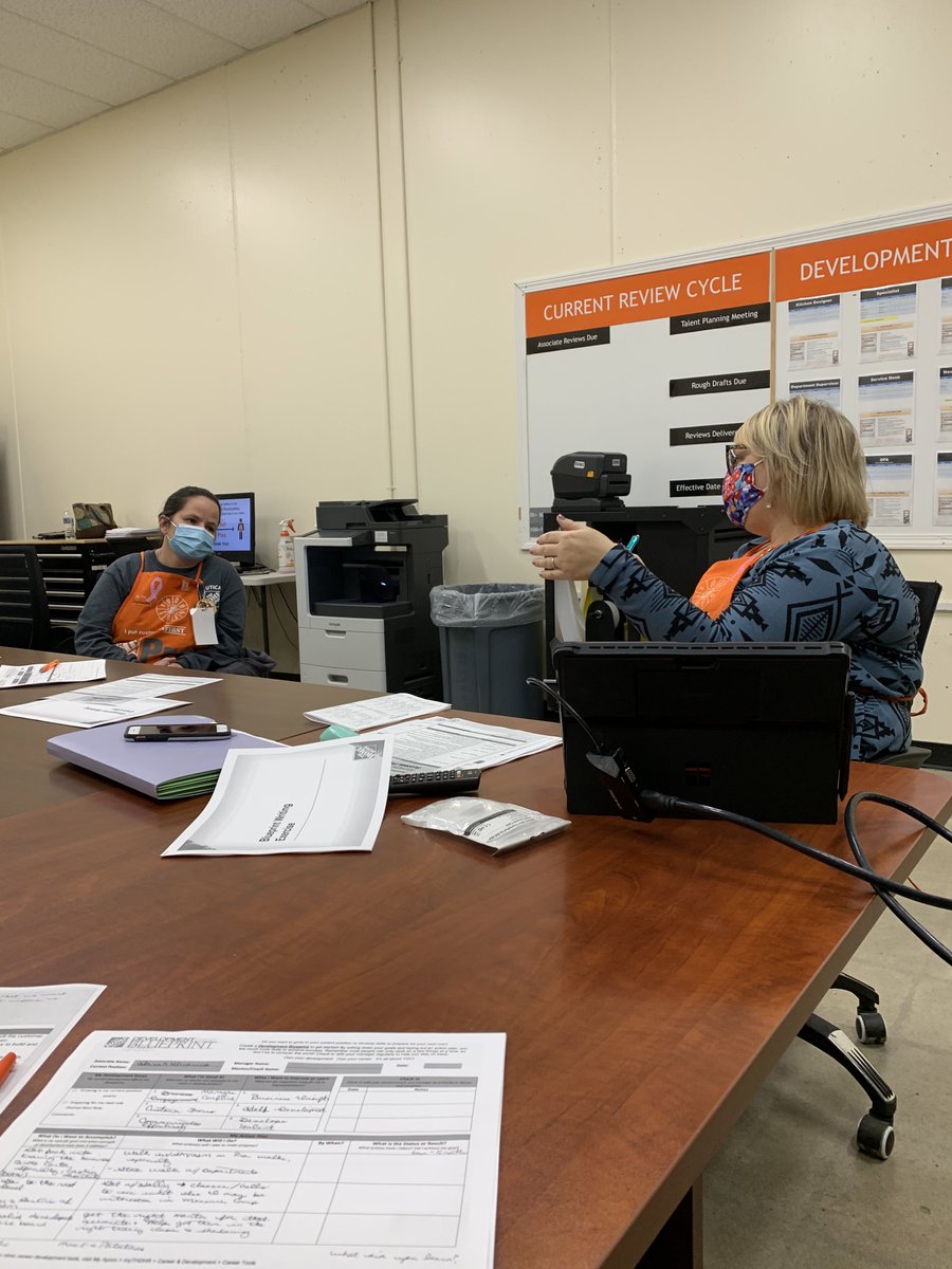 Katie taking the time to teach a very informative blueprint class with our DS’.  <a href="/gxd975/">george dixon</a>  <a href="/KSorgani/">KatieSorgani</a> <a href="/tennvols34/">SHANNON GOODELL</a> <a href="/thisisme_82/">𝒟𝑒𝒶𝓃𝒶</a> @Thomas_Jabtecki <a href="/alicat129/">Allison Grawburg</a>