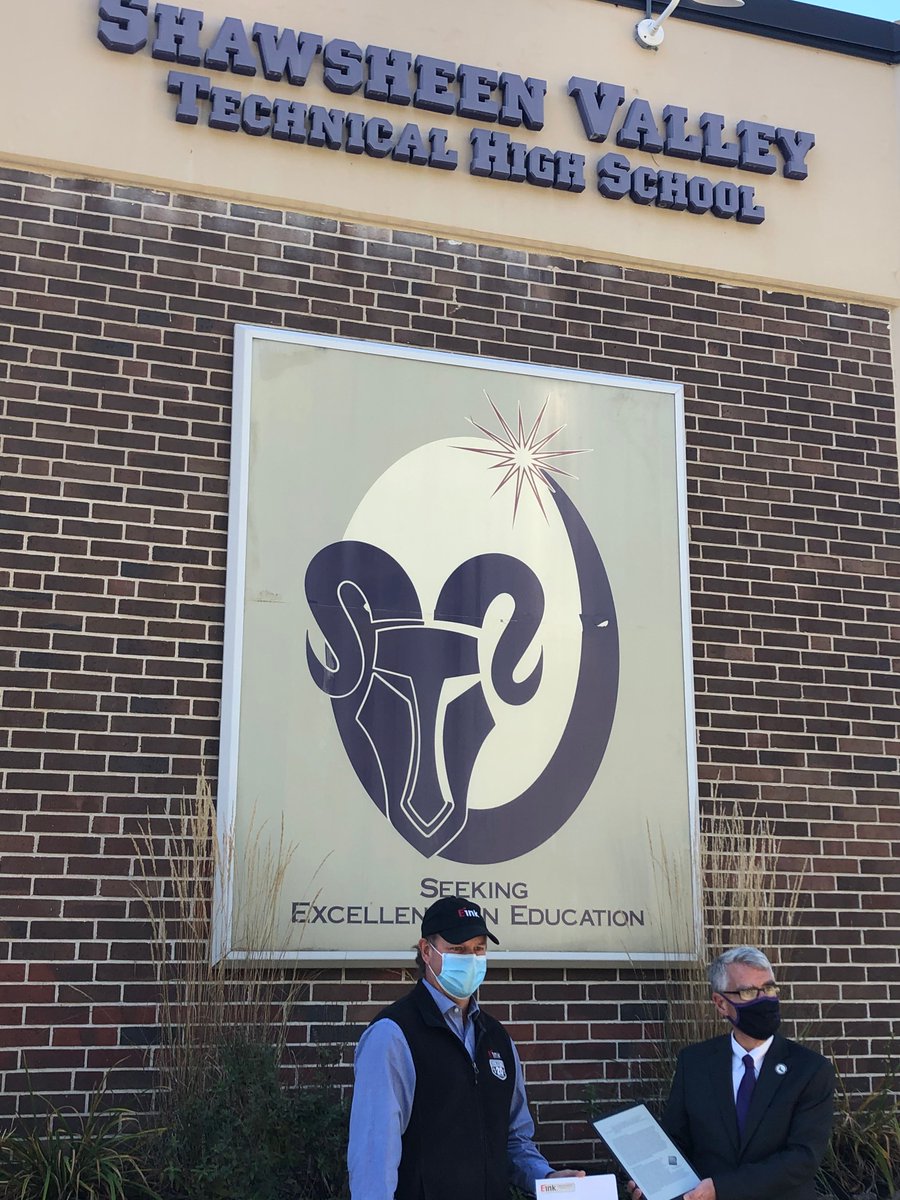 EInk's tweet image. Last week, we were honored to donate nine #eNotes and $15,000 to @shawtech_hs. We hope this donation will ease the transition to hybrid learning programs for students and teachers.