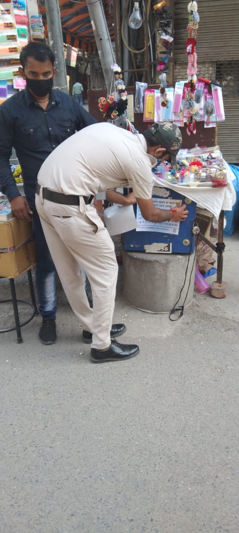 DMCentralDelhi's tweet photo. #COVID19_awareness & #munadi_session by #team #DDMA_Central_District at #Karolbagh_Market.
#Navratri2020
#DurgaPuja2020
#StayHome
@Dilkhush_ias
@brgausingha
@HarishM07710561
@SarhanAhmed15
@DCPCentralDelhi
@msisodia
@MoHFW_INDIA
@MIB_India
@TOIIndiaNews
@htTweets https://t.co/obcutrmSFi