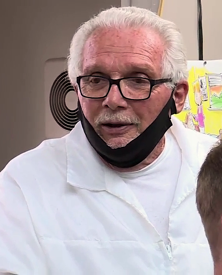 BillHarrisTV's tweet photo. Owosso barber Karl Manke reportedly has been cleared of criminal charges related to the governor's Executive Orders. Atty David Kallman says the Shiawassee County Prosecutor has "notified Mr. Manke that he was dismissing all charges filed against him." (Mid-Michigan NOW image) https://t.co/pzZGAMA5NS