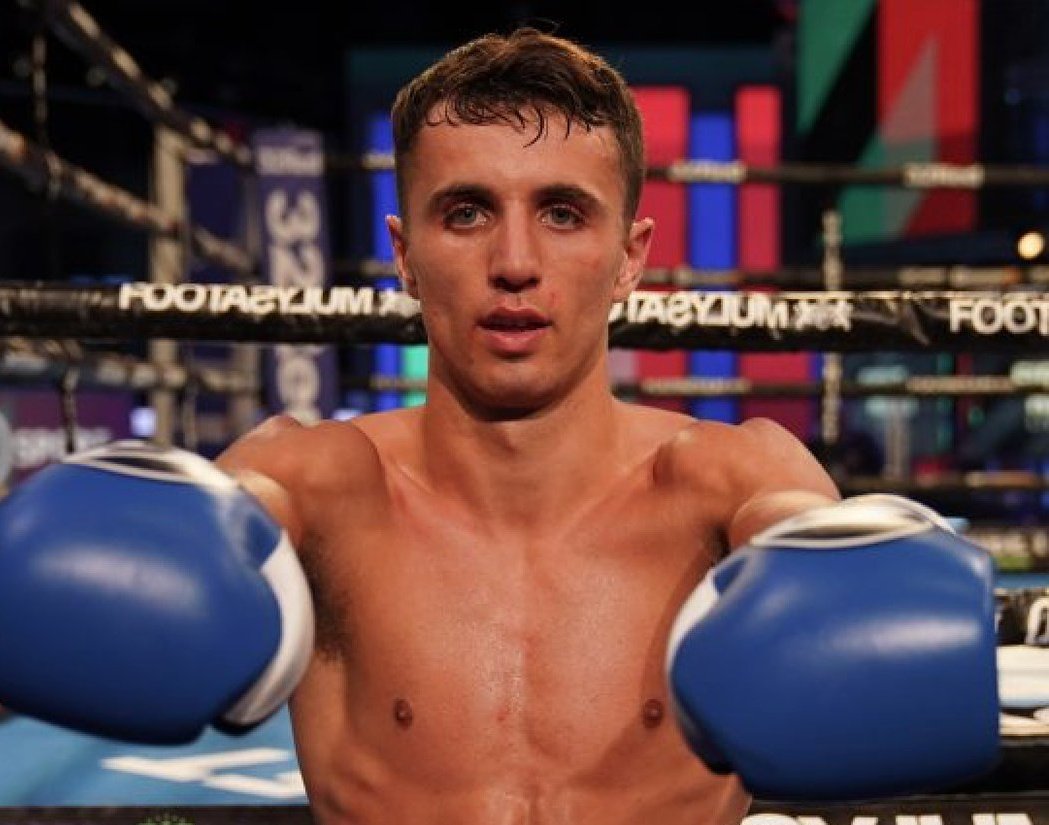 chegscott209's tweet image. “Boxing’s a mad game, isn’t it?” asks Kirkby fighter, @bradstrand123. From his tone, it was apparent the question was rhetorical, and he’s right [@boxing_social].

Another product of Everton Red Triangle, Brad told me about life as a pro so far... #boxing

boxing-social.com/features/brad-…