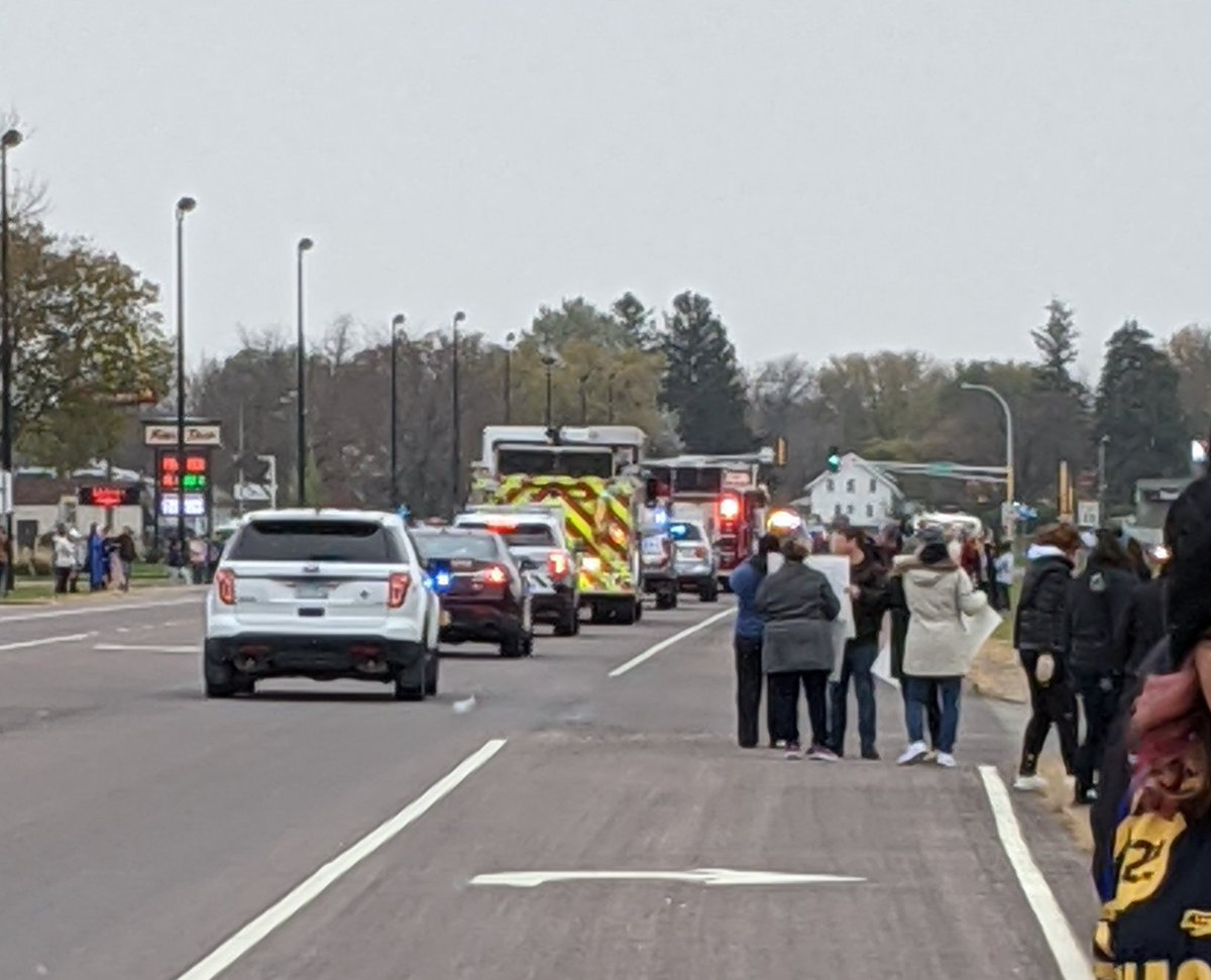 WISWasecaMN's tweet photo. So nice to be welcoming Officer Arik Matson back to Waseca! The numbers greeting him tell the story of how much of a positive impact he has made and how much his service and sacrifice are appreciated! Thank you Officer Matson and WELCOME HOME!! #WISing https://t.co/58sEUfeMys