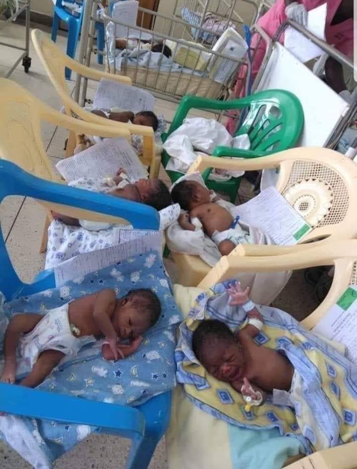 iyeli_blessing's tweet photo. In case you want to give up on the protest 
Let this pictures be printed in your memory even when you close your eyes
#EndPoliceBrutalityinNigeraNOW
#EndSARS
#ENDBADGOVERNANCE
#SideWithNigeria https://t.co/Ow7d5moTig