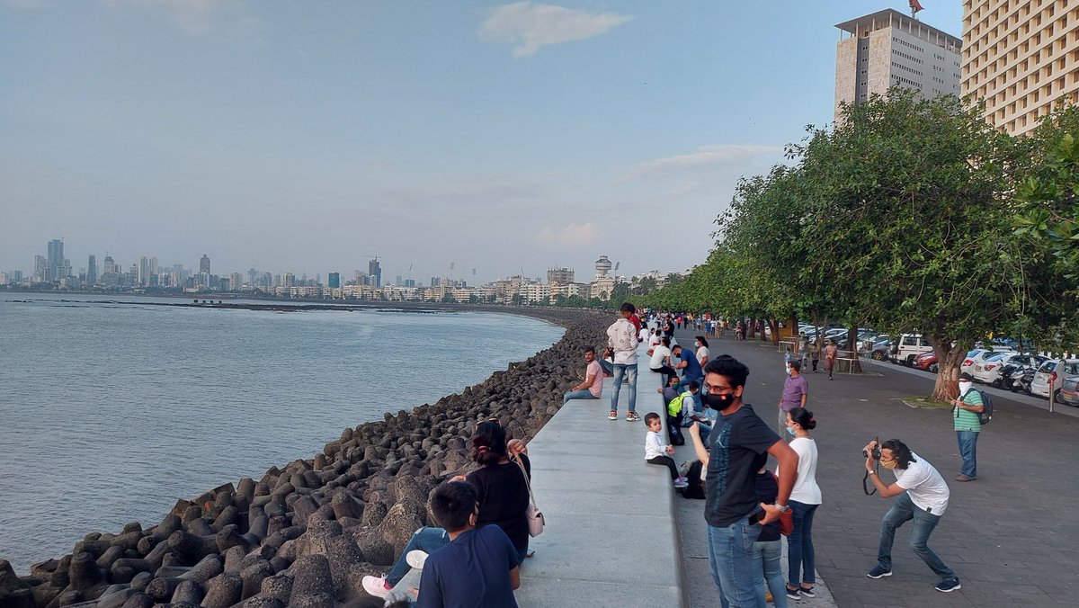 JayBhusare's tweet photo. Mumbai is back On track.. 
#mask is #NewNormal https://t.co/Arvgh51UPt