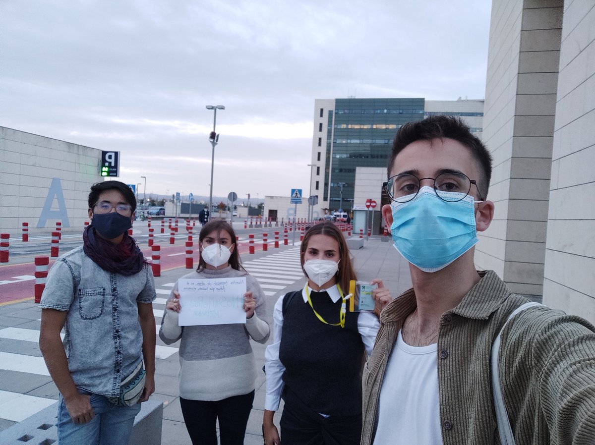 nache_lozano's tweet photo. #NoSinMisPracticasMedicina #SAS #UGR @CanalUGR @PilarArandaUGR @clinicogranada @hospital_hvn https://t.co/IV2EkKjTDk