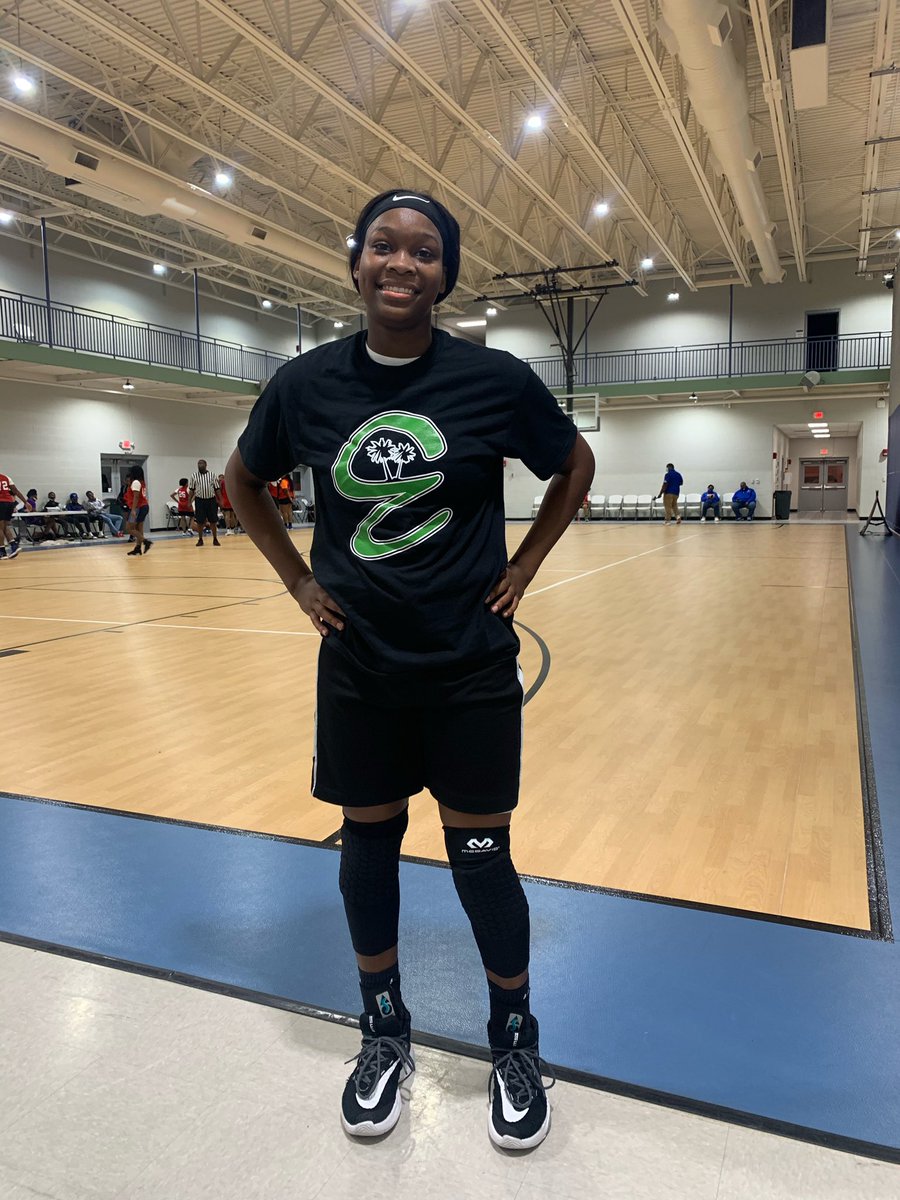 h2bball's tweet photo. Shout out to @PESGmedia for hosting successful boys and girls showcases this past weekend. 6 @H2bball kids in the house over 2 days, getting that work &amp; coverage. #H2Elite #H2Lowco #RepLowco https://t.co/qAzfwE0lzh