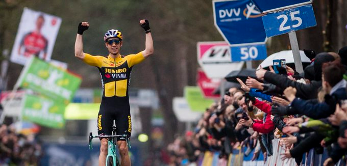LRoisDuPeloton's tweet photo. À partir de cet hiver, la chaîne de distribution de salles de bains X2O Bathroom est le nouveau sponsor principal de DVV Trofee. 🛀 #DVVTrofee #cx #lesrp #cyclocross https://t.co/2fFVPKur3W