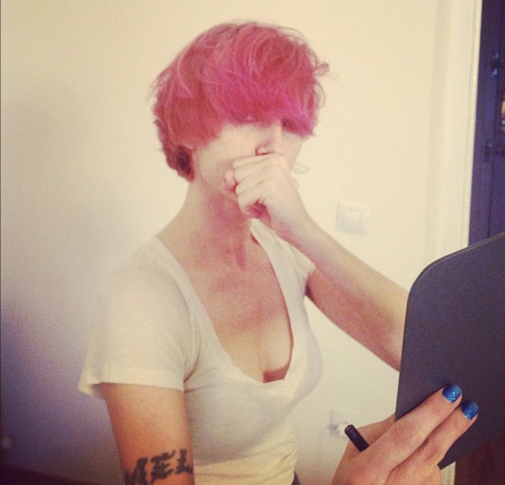 ShyMysteru's tweet photo. That hair 😍 https://t.co/TMmjw5Kl1C