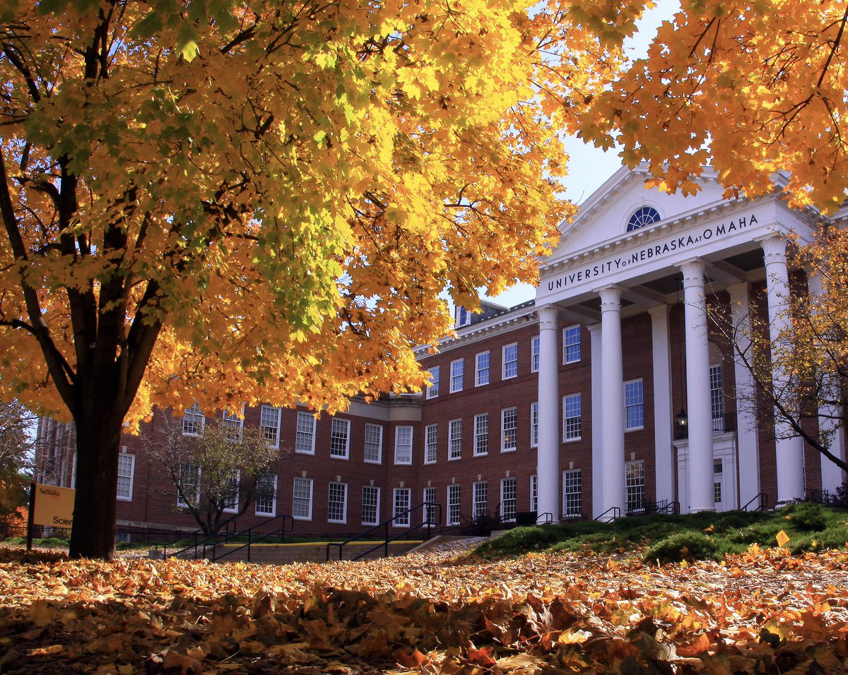 As we head into Fall Break, here’s a reminder on how to stay safe! 🍂

Let's work together to slow the spread of COVID-19:

😷 Wear a mask

🙌 Wash your hands

↔️ Practice social distancing

📲 Download the 1-Check UNO app (link in our bio), and use it every day to self-screen.