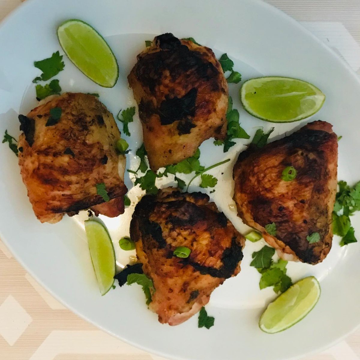 flavourkingUK's tweet photo. 🤩 Mojito Cajun Chicken Thigh 🤩 

This sensational dish is just one of the six dishes available in our BBQ Buddy #TexMex #RecipeKit.

Recipe kits available now with #FreeDelivery - find them here: https://t.co/T8yHrH4eFv #FlavourKing https://t.co/QlPPQ83KYN