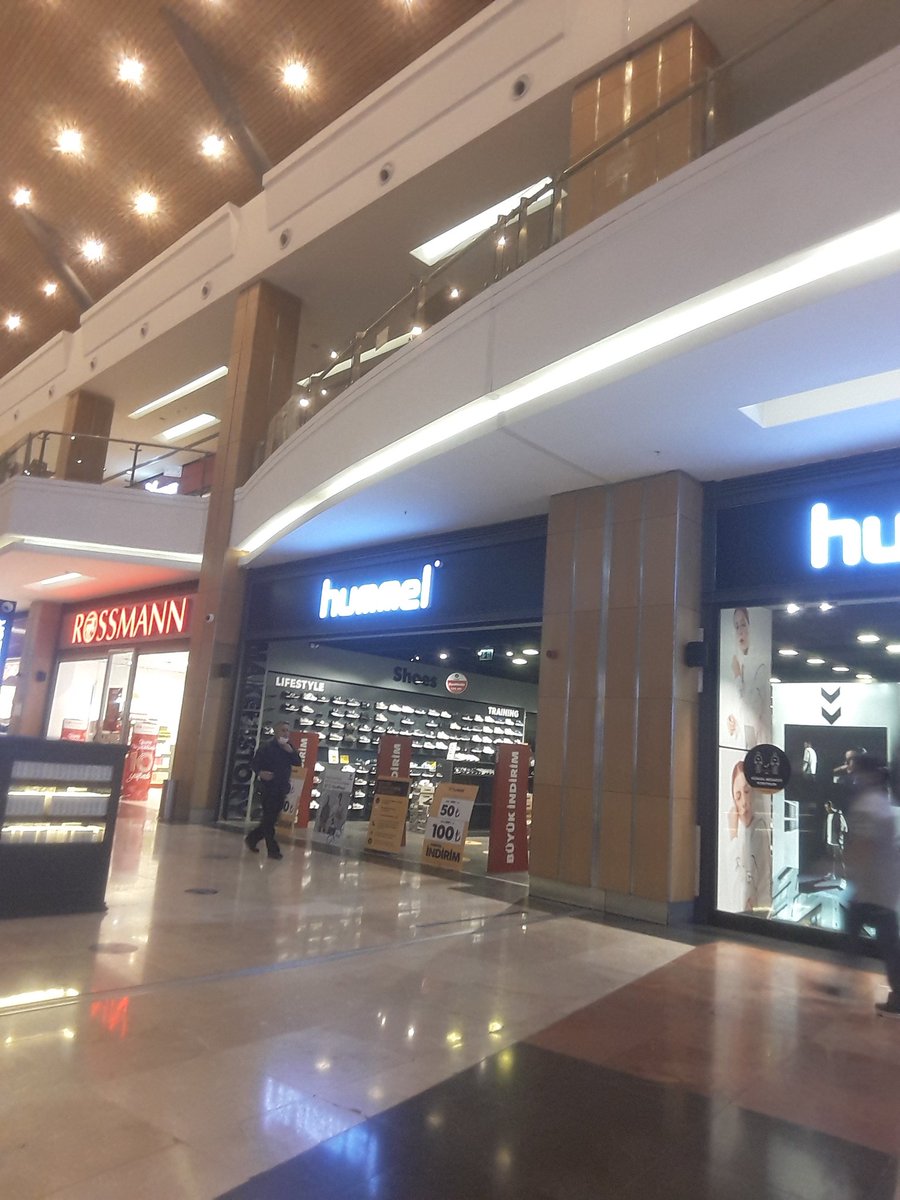 Etlik form avm varmıdır tanışabileceğim birileri??