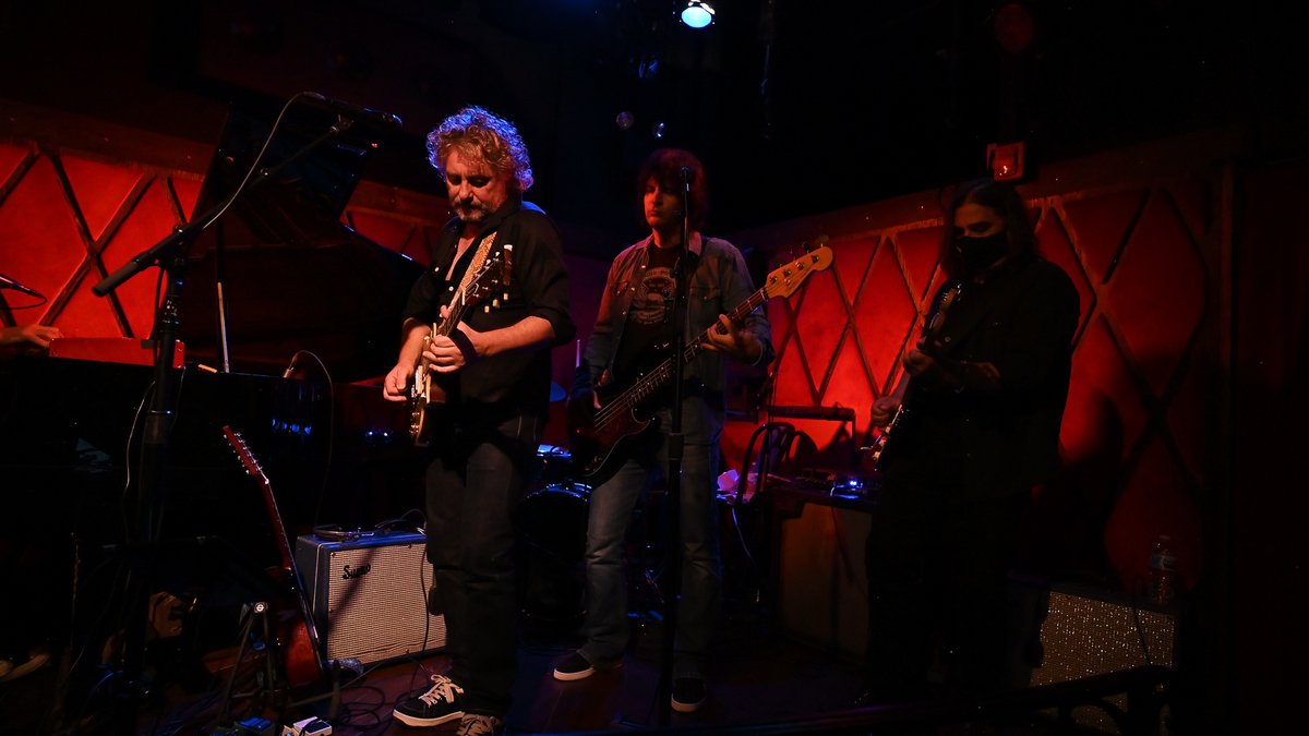 ICYMI ▻ <a href="/jamesmaddock/">james maddock</a>'s 2 shows from yesterday are available for replay AND first-time watch until tomorrow night! Enjoy while you can!
Early Show (duo): viddd.co/v/mKjQay
Late Show (full band): viddd.co/v/j8rxdy
.
📸: <a href="/manishgosalia/">Manish Gosalia</a>