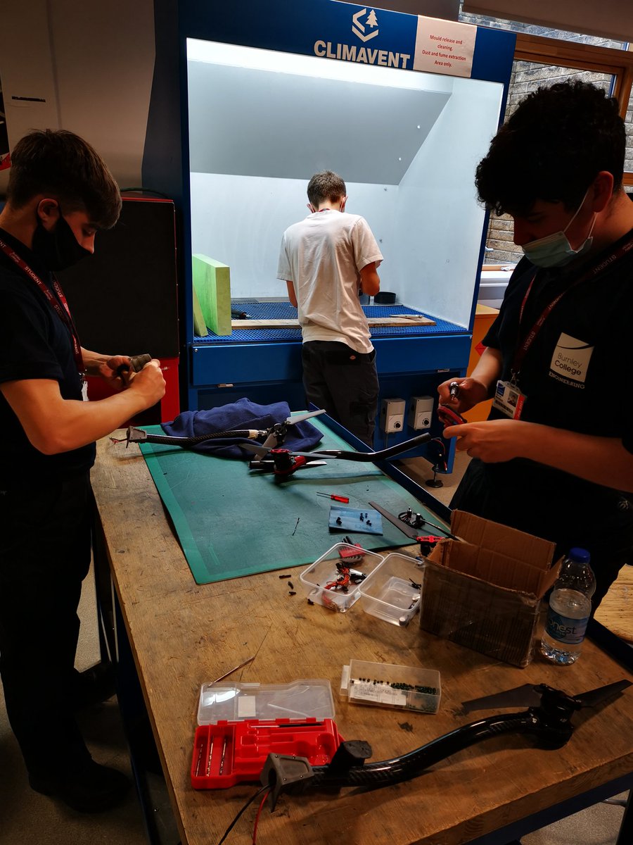 @BurnleyCollege Engineering Pre-apprentices rebuilding last years crash damaged Hexcopter due to PDB failure, repairing, bonding and setting up again, hopefully this will fly again later in the year. #Engineering #drones #composites @Themisburnley @burnleycouk https://t.co/S6CNeI7AvW