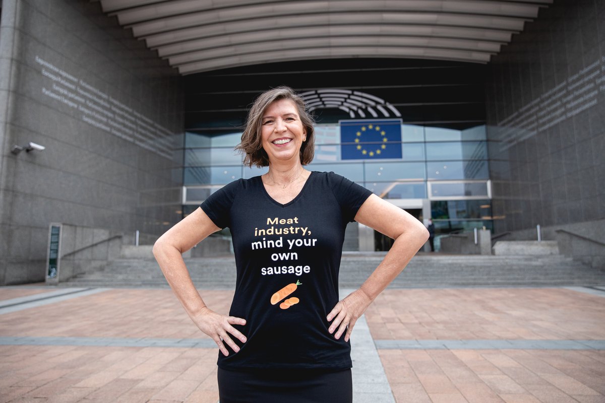 Vleesindustrie - wereldverbeteraars: 0-1 😉

#letthegamesbegin
#StopTheVeggieBurgerBan 
#FutureofCAP