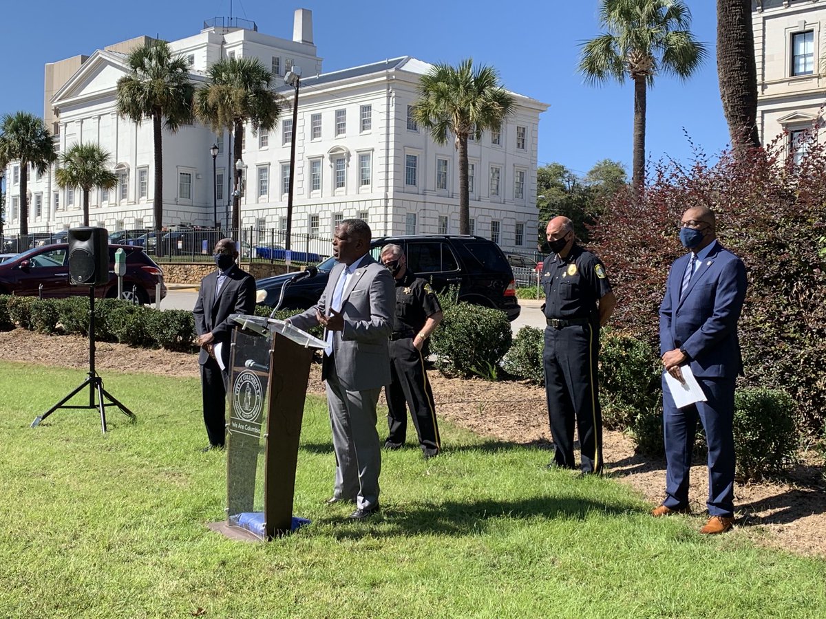 ColumbiaPDSC's tweet photo. ⁦@CityofColumbia⁩ Mayor ⁦@SteveBenjaminSC⁩ “There will be no voter intimidation, no voter suppression on November 3rd.” https://t.co/fqQ9LbQOAm