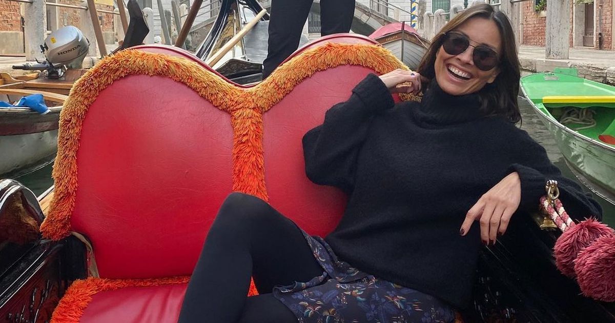Melanie Sykes, 50, blasts trolls over 6-day fling with gondolier, 23, in Italy: Mel Sykes, 50, hit back at trolls after she was swept up in a 6-day romance with a toyboy gondolier, 23, during her solo holiday to Venice https://t.co/hkLrwc7IIZ https://t.co/ukDPAJ4X3O