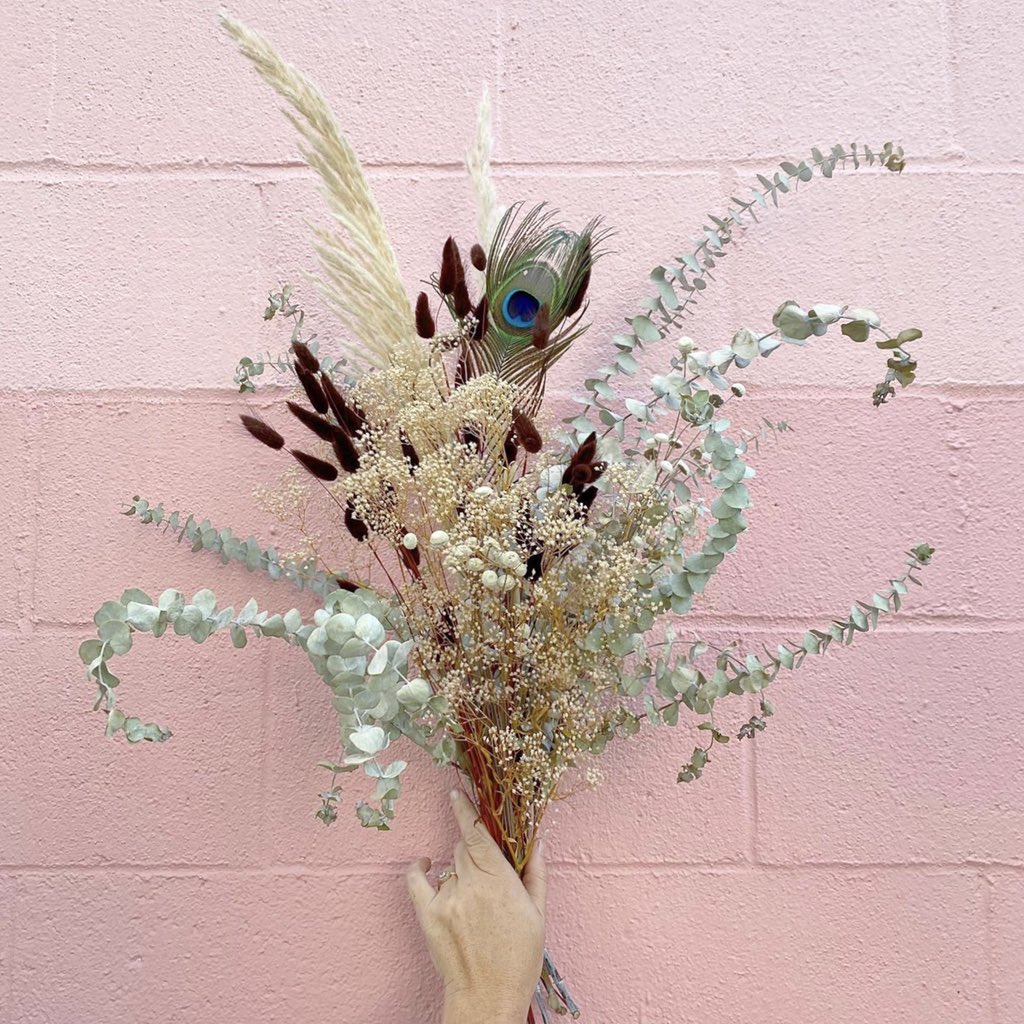 FlowerfulHeart's tweet photo. New natural dried bouquet designs for @VeniceVintagePa
Texture and volume create movement and harmony... πΈπΎππ
#DriedFlowers #Designer #PrettyPinks https://t.co/loL1y3QthX