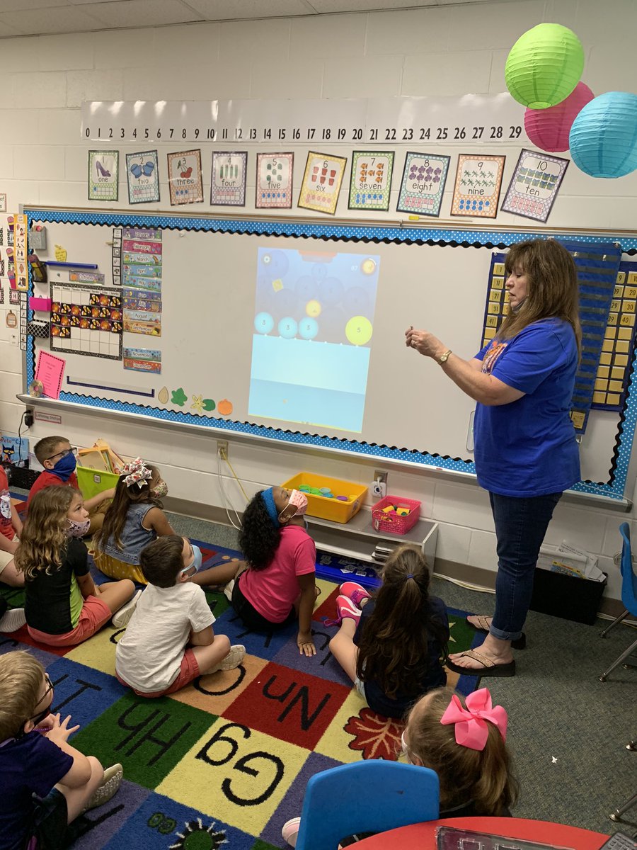 icoachchughes's tweet photo. Mrs. Wrentz's #TurnerTechie students learning how to use @PlayOsmo for the first time.  Learning about shapes, numbers, and drawing.  #TurnerTribe #icoachesconnect https://t.co/LGGwtUWJb2