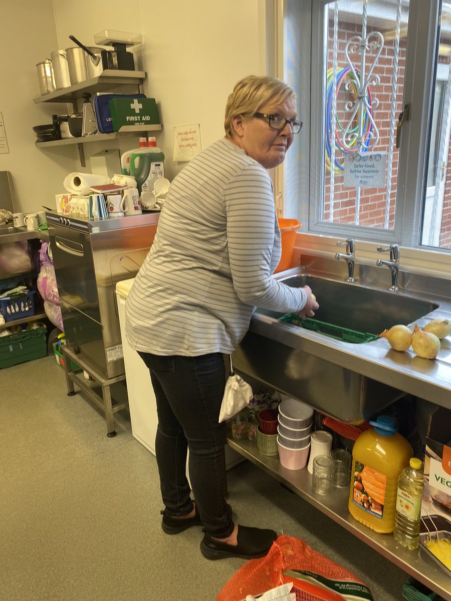 SusanJDurant's tweet photo. Volunteers have been really busy today preparing fresh produce &amp; tinned products for the food parcels #MMWCDC #Thorne #Moorends @SYCF1986 @MayorRos @Ed_Miliband @MyDoncaster #Community #Volunteering #MakingADifference #SupportingTheVulnerable 😀 https://t.co/a57rhYUysx