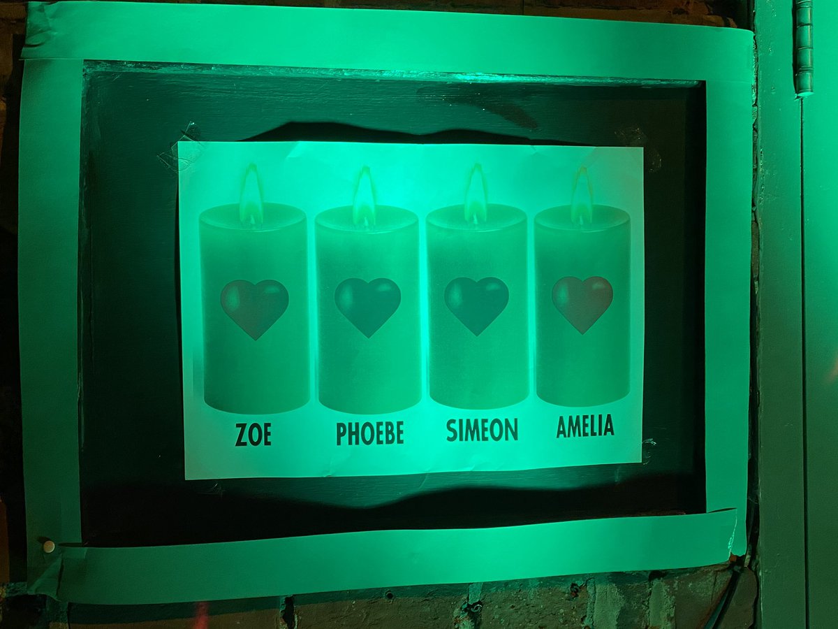 This evening we are turning Chinnor Green for the Powell family. #community #chinnor 💚