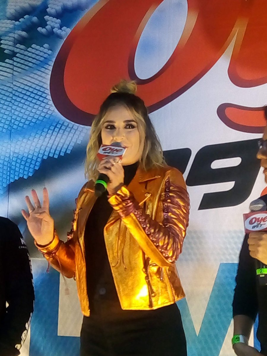 Arymello17's tweet photo. #MiArtistaFavorito @lajosa en un #OyeLive de @Oye897 gracias @rebeldesCLUB897 @PonchoYezka https://t.co/uGT1SKl0sk