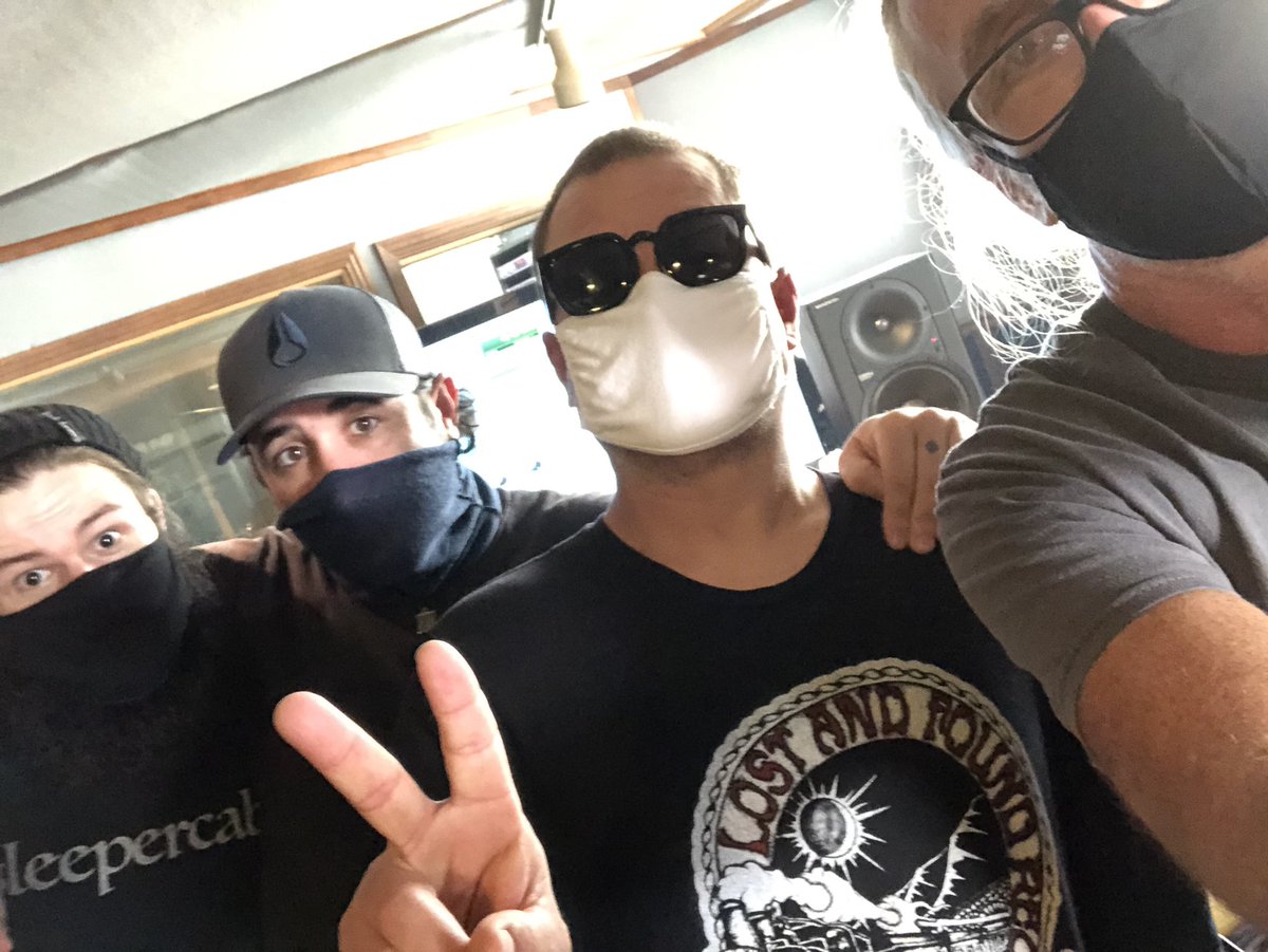 TheLeesOfMemory's tweet photo. That's a wrap! ✌🏼 @CountyQ @milkpurchelli @westonwellman @othernickslack @LostNFoundRecs #StayFreee #JohnDavisbrandMusic https://t.co/dSSeg9e7u1