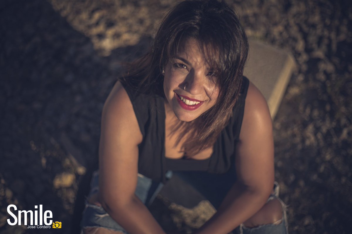 Lo importante se halla en la mirada, no en la cosa mirada.
André Gide
#portrait #sunset #photo #portraitphotography #pic #portraiture #portrait_vision #model #beautifulmodel #retrato #retratos #pehyellow #retratofotografico #smile #portrait_perfection #lebrija #modelshoot https://t.co/MmvS64Qx3f