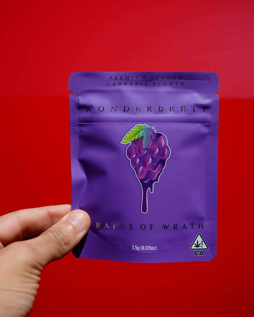 EmberzBrand's tweet photo. Put some flavor in your life 🍇 #LIGHTUPYOURDAY #FOLLOWTHEFLY #LIGHTUP #MUZEUM #CURATEDCOLLECTIVE https://t.co/qC96lUlA41 https://t.co/cGWdI0vnW3