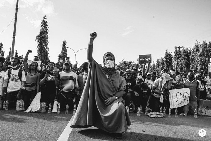 AftjDigital's tweet photo. We dedicate this to the #endsars
#endpolicebrutality movement ✊✊
.
You shall Rise Stronger and Better.
.
.
.
#mondaymotivation #growthmindset #motivation #businessstrategy #inspiration #youownnow #youownyourlife #makeithappen #wordsofwisdom #forfreedom #forlife https://t.co/l5V89uzCVY