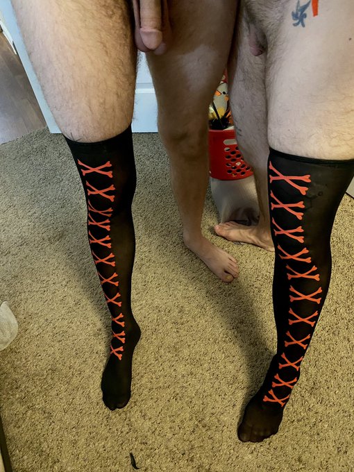 My boyfriend @TheCoreyMack didn’t hesitate when I asked him to put on my stocking #gay 

https://t.co/gXSS16Xtps
