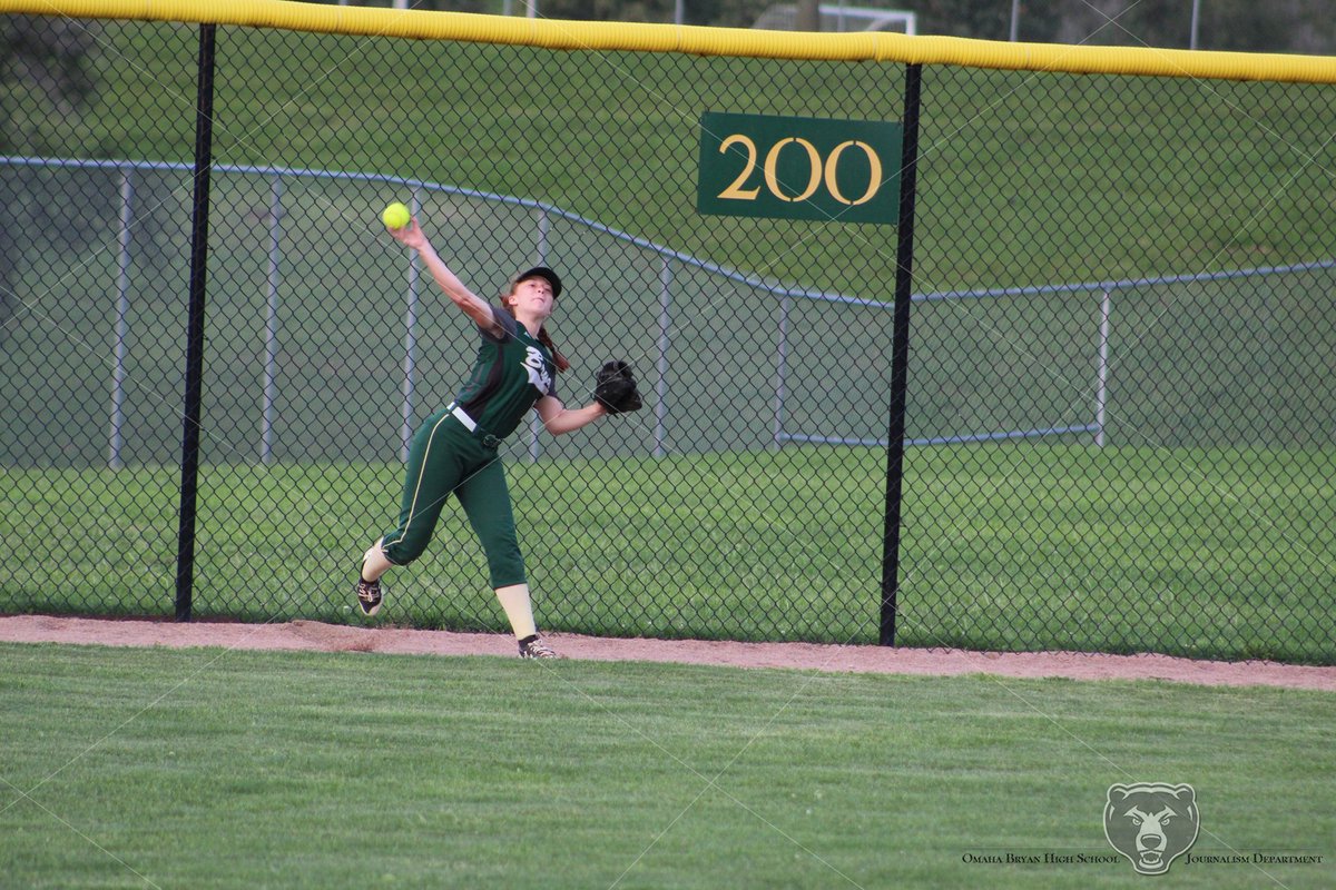 BryanHSSoftball's tweet photo. Shout out to #10, Brea Reed. She has been a great addition to our team, we love the energy she brings to our team, even when she is distracted by all the dogs. We are so proud of how far she has come and we can't wait to see what all she accomplishes in the future. https://t.co/PrcWIQH9ME