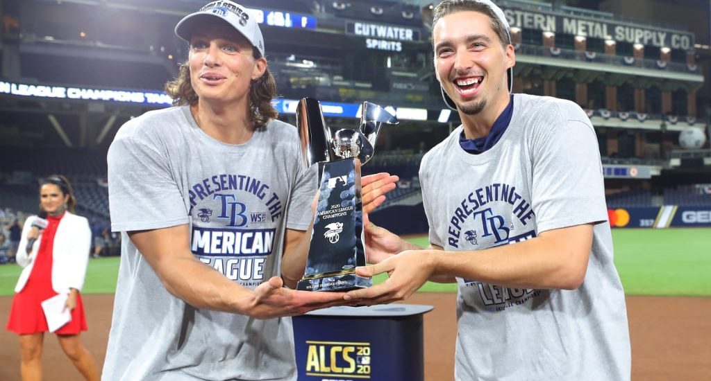 Tyler Glasnow y Blake Snell, lanzadores de los Rays de Tampa Bay en MLB