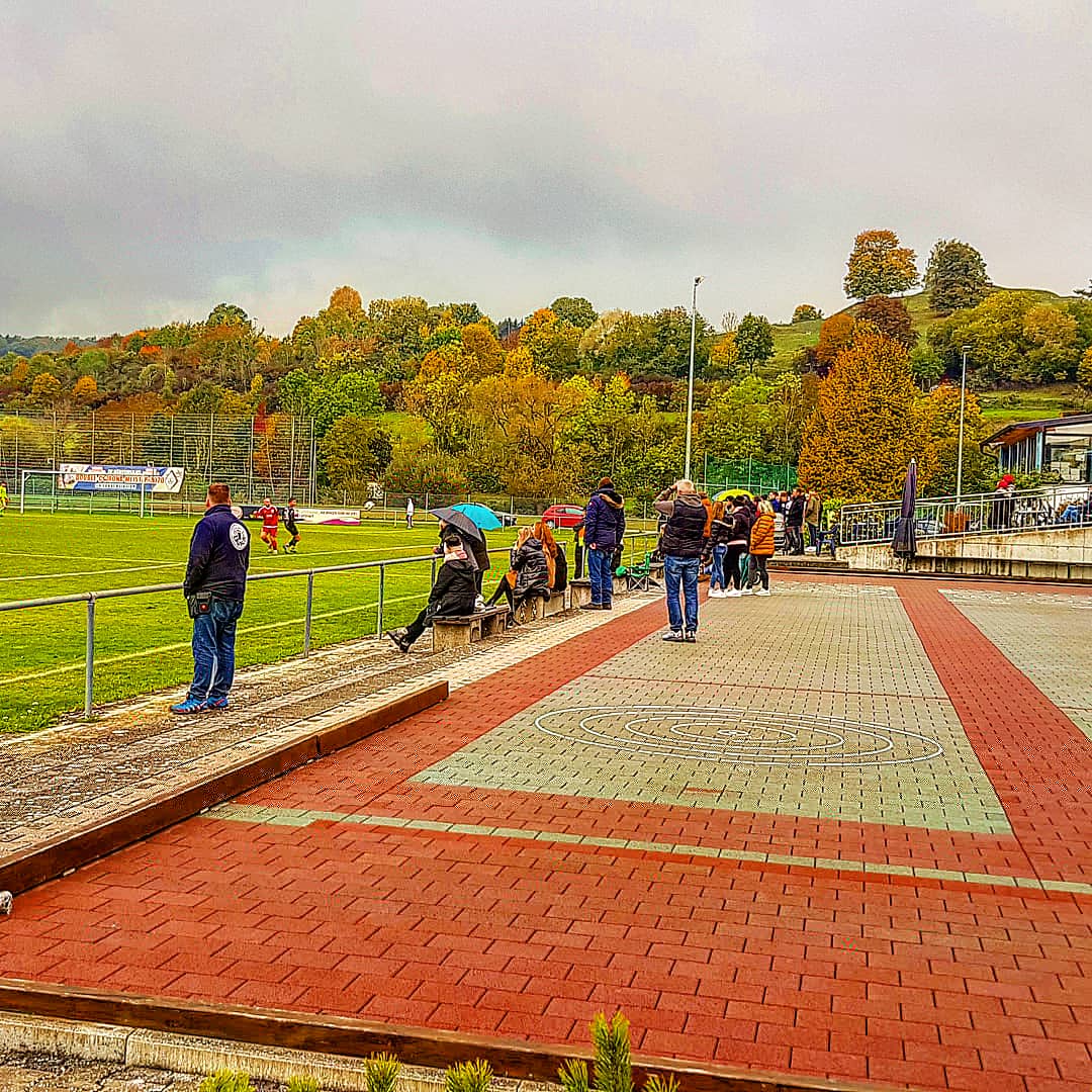 leintaeler's tweet photo. Sportanlage Dischingen - FC Härtsfeld 03 - TSG 1874 Schnaitheim II 2:3 (Kreisliga A3 Ostwürttemberg, 17.10 2020)

#groundhopping, #nonleague, #kreisliga, #härtsfeld, #dischingen, #heidenheim, #schnaitheim, #fchärtsfeld03, #tsgschnaitheim, #svdischingen https://t.co/AoHccWY8oU