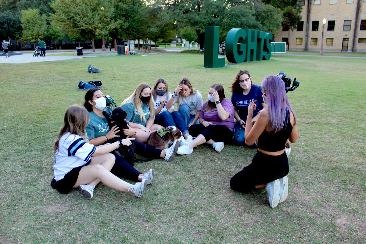 natsutcontent's tweet photo. Due to Covid it’s been a minuuttteee since I got to do my thing. Had so much fun shooting at Baylor this weekend 🎥 🐻💚💛 https://t.co/ydzXDK59p6
