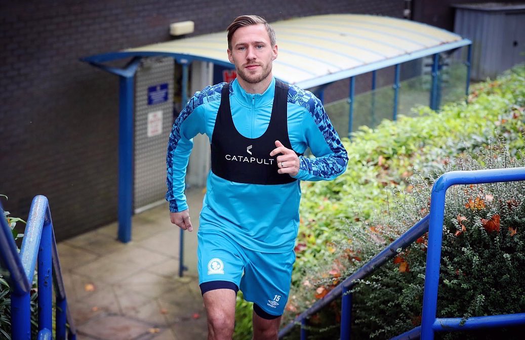 barrydouglas03's tweet photo. Good first day at the office @Rovers 🔵⚪️ https://t.co/bu6S1rhQYW