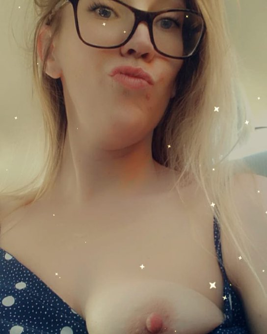 Get access to my premium content on @Pornhub for ONLY $4.69! Clearly I smoked too much weed to make it<a class="tags" href="/tag/pornhub">@pornhub</a><a href="/tag/milf"class="tags"><span>#milf</span></a>