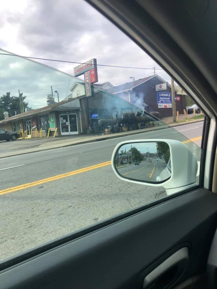 chrispyFbaby's tweet image. You know you’re from Nashville if you recognize this place. Gotta roll the windows down when you drive bye too 😂🤣