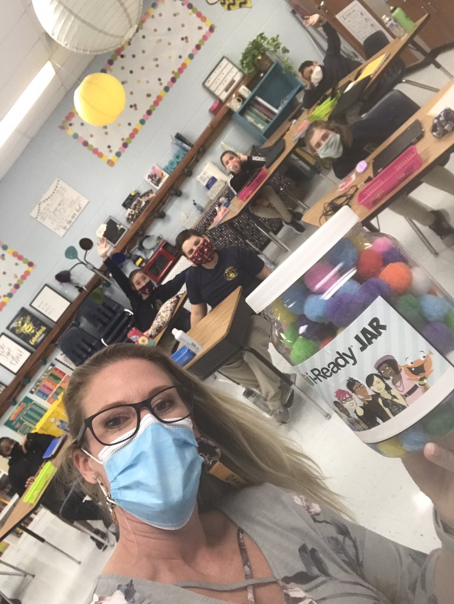 BEEingTheLight's tweet photo. Who said you can’t get your i-Ready minutes virtually? Not my students! Today was our first day face to face, but we filled our first jar in our District Jar Wars, VIRTUALLY! SO PROUD! @CollierES @MobilePublicSch #LearningLeadingRemotely @CurriculumAssoc @iReady @CollierPrinBee https://t.co/3ut7j9nueH