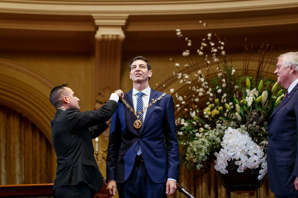 Newly elected Lord Mayor of the @CityofPerth, @BasilZempilas, was sworn in last night. Read our exclusive interview with Basil here: https://t.co/CHIhw88ZSz. https://t.co/kctsqGYvNf