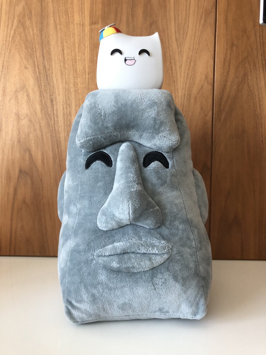 youtooz on Twitter "7th winner is Em33tt also bruh plush is flying…