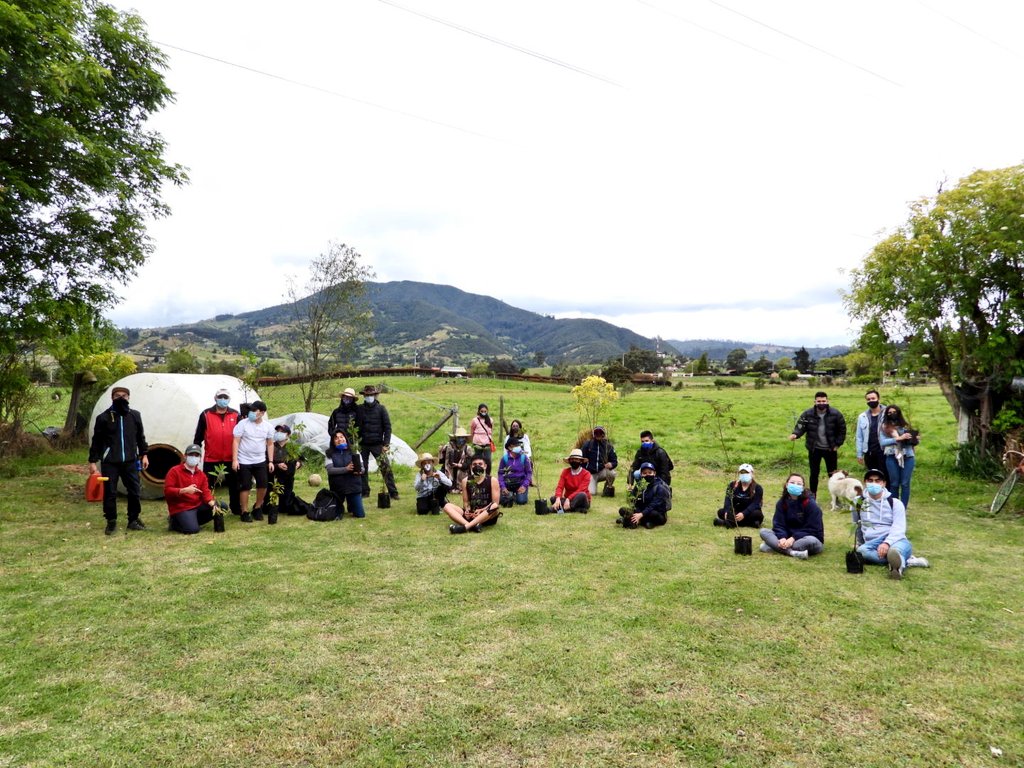 humedalesbogota's tweet photo. Gracias a todas las personas que nos acompañaron en el regreso de la #SiembraDelMes plantamos 40 árboles nativos y fuimos felices de conectarnos con la naturaleza. https://t.co/U8KlnEjcAw