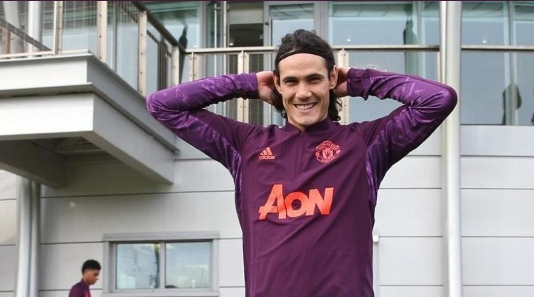 ⚽️🔝 Edinson Cavani listo para debutar con el Manchester United‼

¿Cómo será la temporada del delantero uruguayo con el ManU?

<a href="/mcuadra05/">Miguel Angel Cuadra C.</a> <a href="/AlexCuadra10/">Alejandro Cuadra</a> <a href="/manoloalvarezc/">Manolo Álvarez Cedeñ</a> <a href="/ivanguasimo/">Ivan Rodriguez</a>