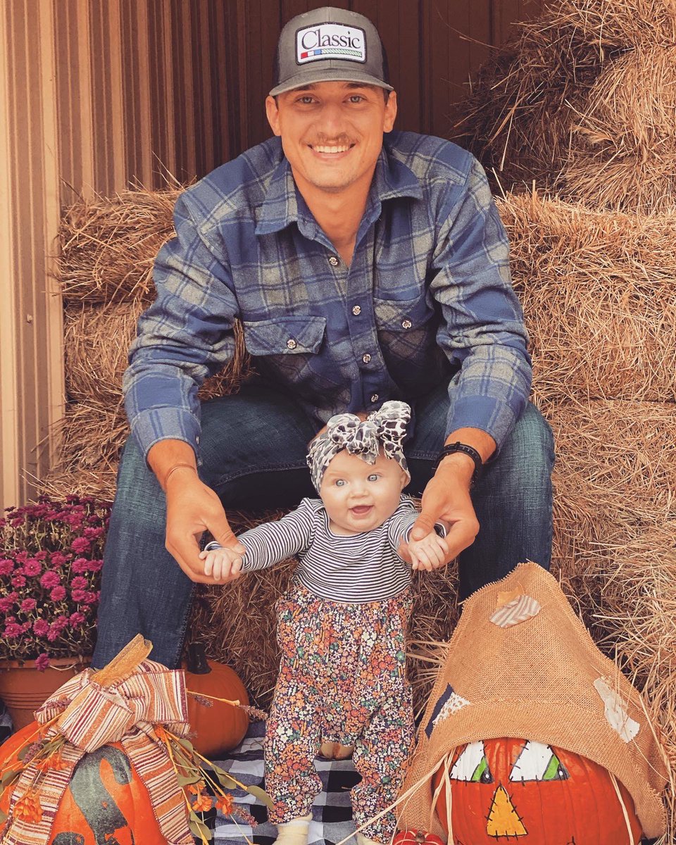 DShep_24's tweet photo. The love that my baby girl fills my heart with is unfathomable! She is just so stinkin amazing and beautiful!! https://t.co/3EMqB0dCNG