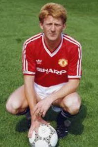 HBRed99's tweet photo. @StaycMaria Made me think of a few diminutive #MUFC players past &amp; present....
@TerryGibson88 5' 5"
#GordonStrachan 5' 7"
@juanmata8 5' 7"
@Fred08oficial 5' 7" https://t.co/tnpPI2bSES