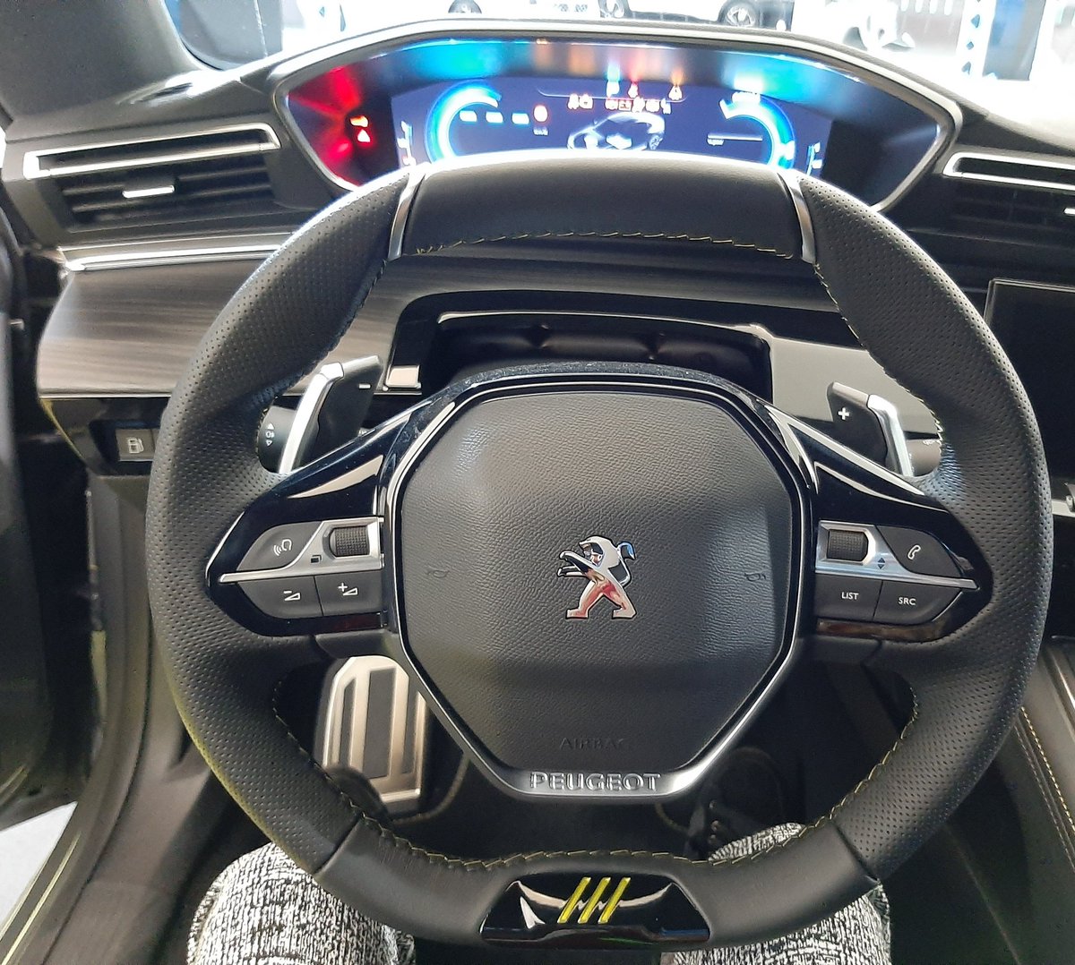 The #MondialAuto Star this year presented at the last #LeMans24 #508PeugeotSportEngineered #UnboringTheFuture @JPImparato #210YearsWithPeugeot 🌟🦁😍🇨🇵🎉 https://t.co/XvefN1ObE1