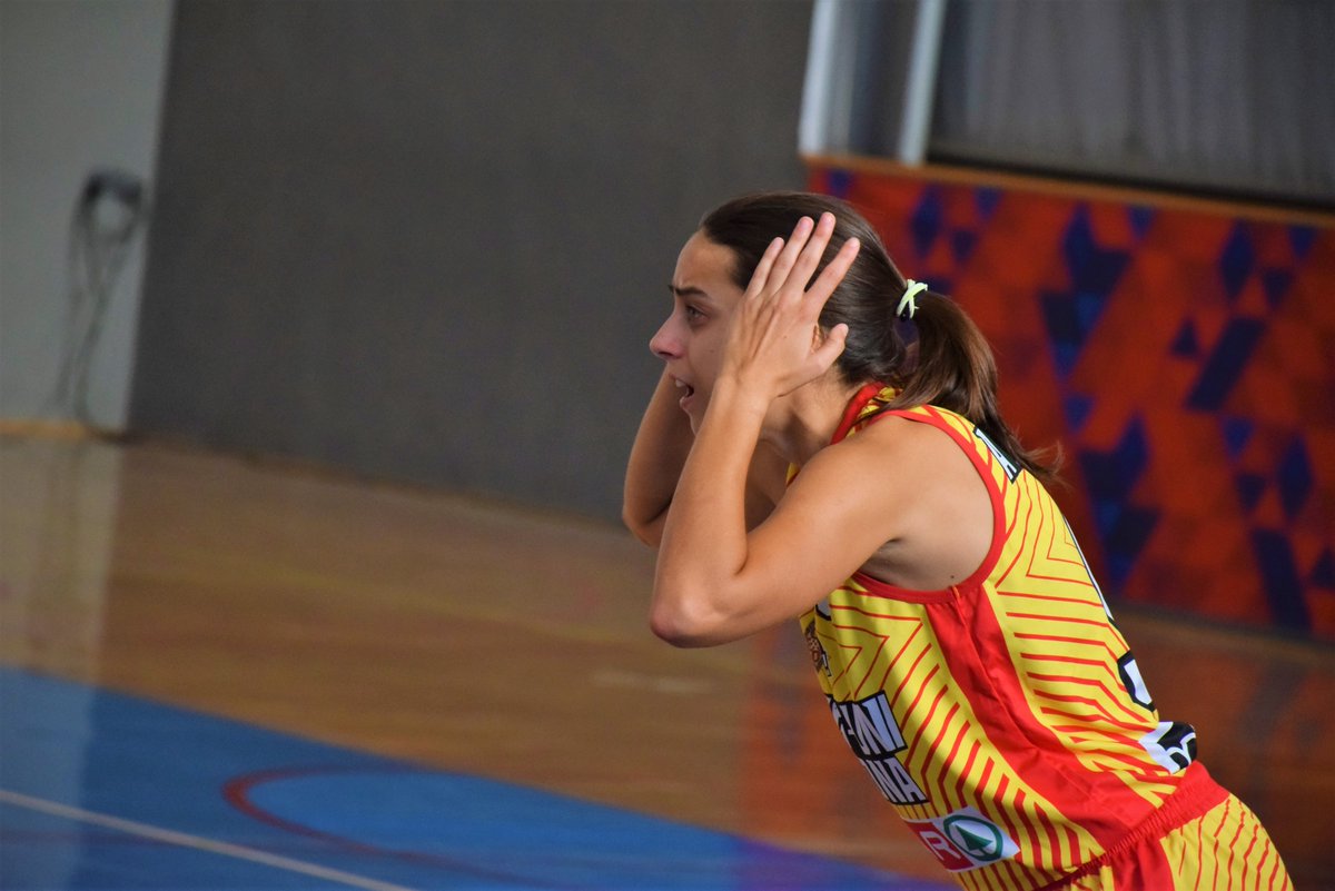 🏀⛹️‍♀️ Galería de emociones (y de 📸) del @FCBbasket_fem-<a href="/geieguni/">GEiEG UNIGIRONA</a>  
📸<a href="/Tonidelgadog/">💫 Toni Delgado ⚒️</a> para <a href="/cronoderecords_/">Cronómetro de Récords</a>  ▶️cronometroderecords.blogspot.com/2020/10/galeri… #CRbasketfem #basketfem #LigaFemenina2 #ToniDelgadoG